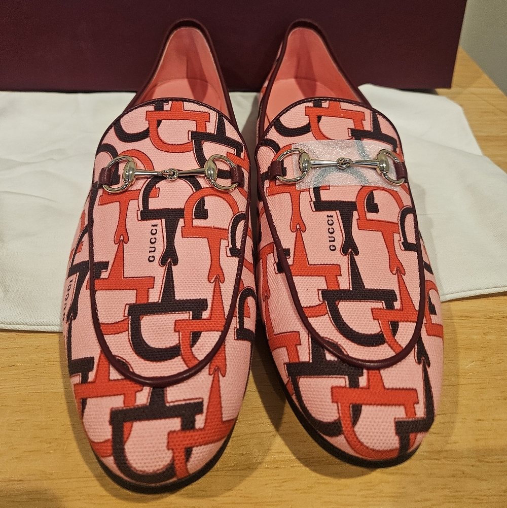 Gucci Pink & Red Horsebit Pattern Loafers - Picture 2 of 10